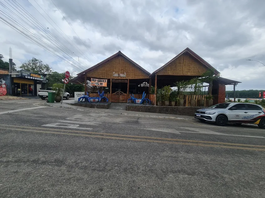 Fachada externa do restaurante durante o dia